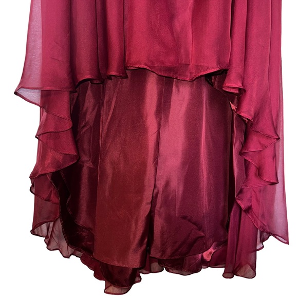 Cinderella Divine Burgundy Hi-Low Prom Dress 16 Beaded Sequins Formal Gown
✨ - Picture 9 of 17